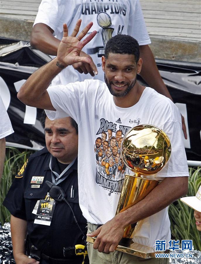 迈出的坚实 迈出的坚实