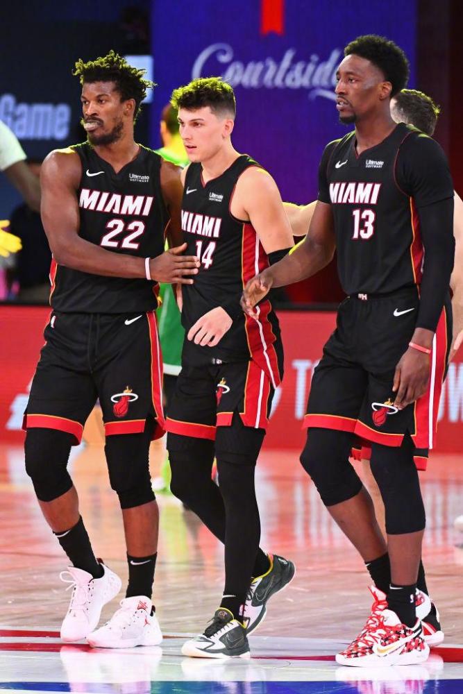 队在面对紧 队在面对紧